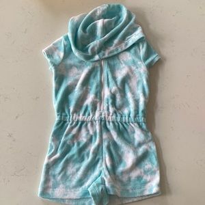 Carter’s hooded swim cover up, size 3T